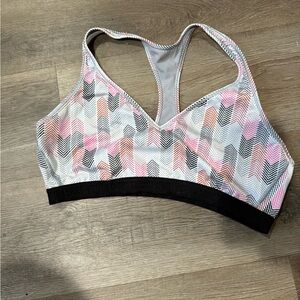 Chevron Patterned Sports Bra - Pink, Black, White